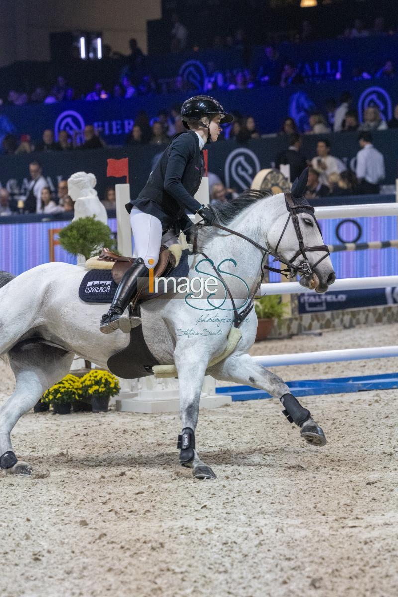 Hinners Sophie (GER) riding Nuraya 3_Verona_20241109_SS358056.jpg